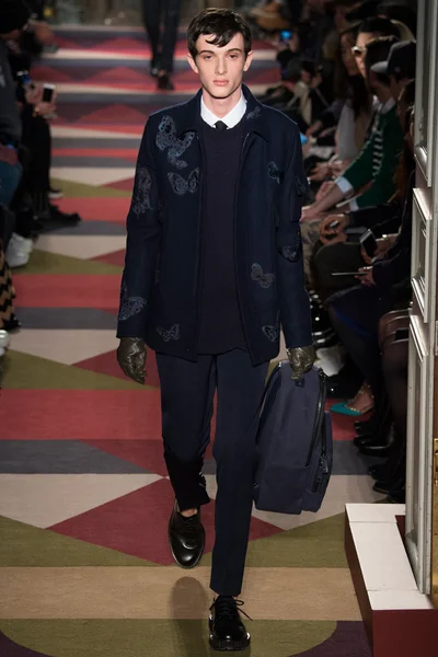 Look 25